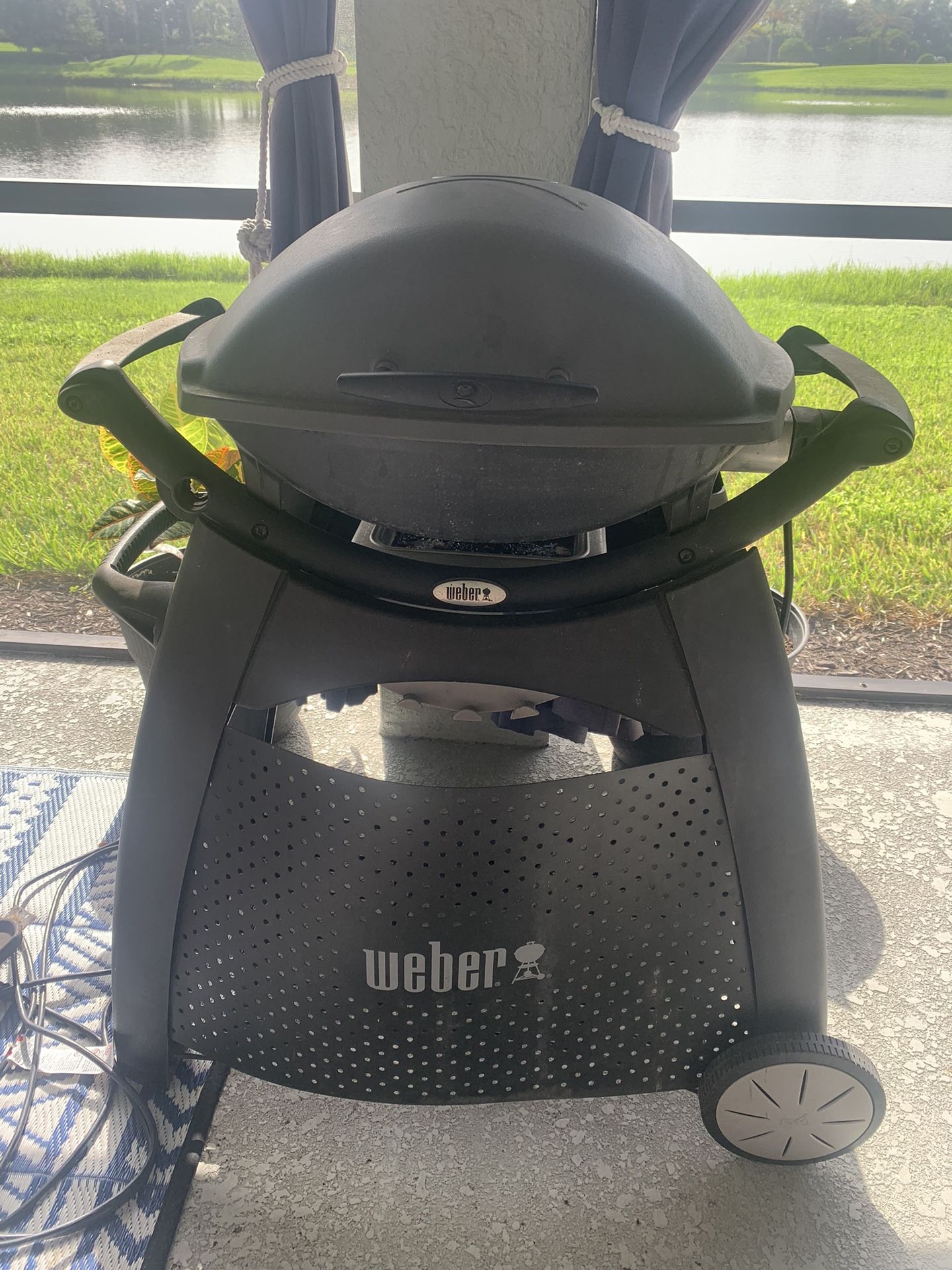 Webber Q2400 Electric Grill BBQ