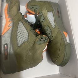 Size 8 Jordan Retro 5s 