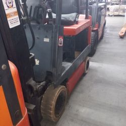 Forklift Toyota Electric