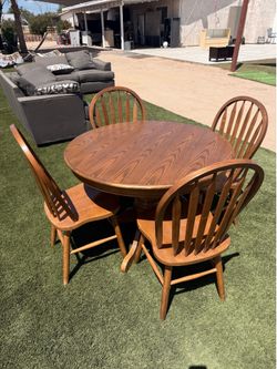 Round Oak Pedestal Dining Table with 4 Chairs