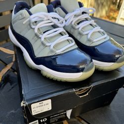Jordan 11 Georgetown Lows - Sz 10
