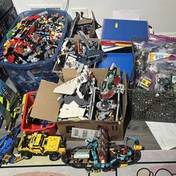 200lbs+ of lego complete used set, star war set, technic, marvel, jurassic world and random pieces.