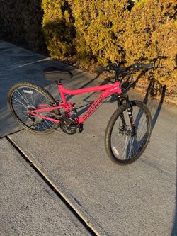 Mongoose 26 inch 18 speed mountain bike