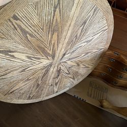 Round Dining Table - Oak
