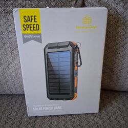 Outdoor Protection Solar Power Bank - Ultra Bright Flashlight Edition - NEW
