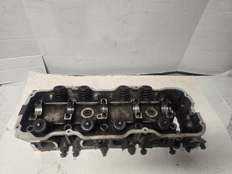 Nissan hardbody pick up cylinder head from 87 d21 2.4 motor