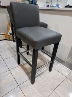 4 gray bar stools