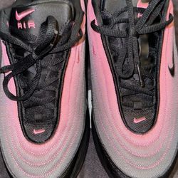Women’s brand new size 8 pink and black Nike airmax
