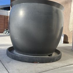 XL CERAMIC POT WITH MATCHING DRAIN PLATE 