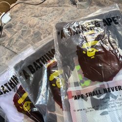 White And Black Burberry T Shirts 