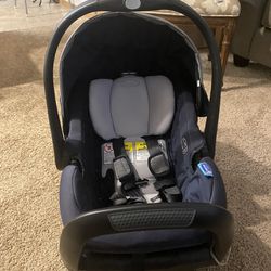 Graco snug ride snug fit 35 LX baby CarSeat