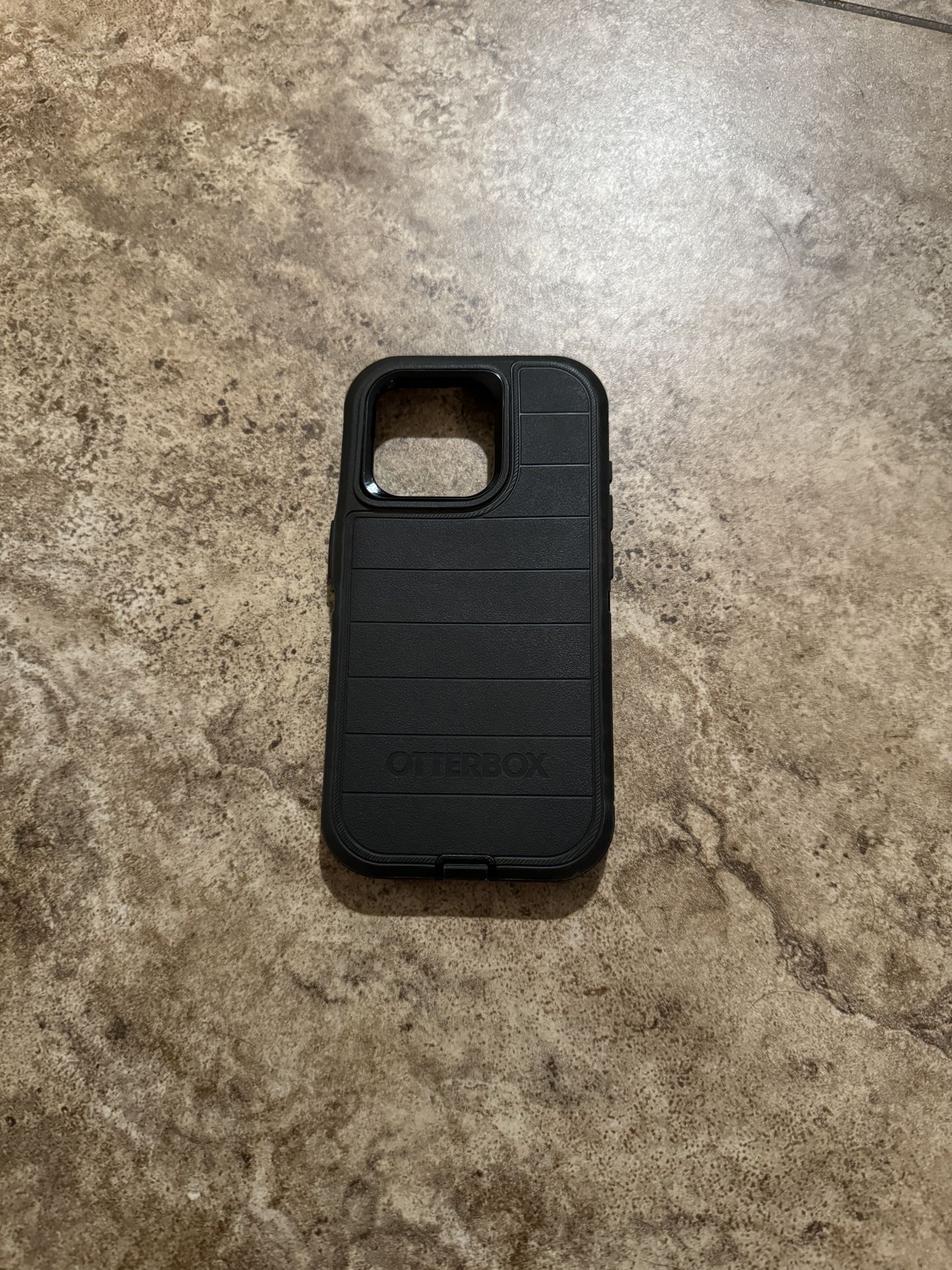 iPhone 15 Pro Outterbox Case