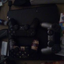 PS4 With 3 Controllers 