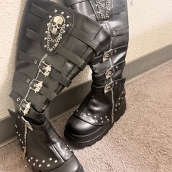 BAD-AAAYUUZ Boots **Size 7 1/2 Resonate Resiliency ✨🌚🌞🌝✨