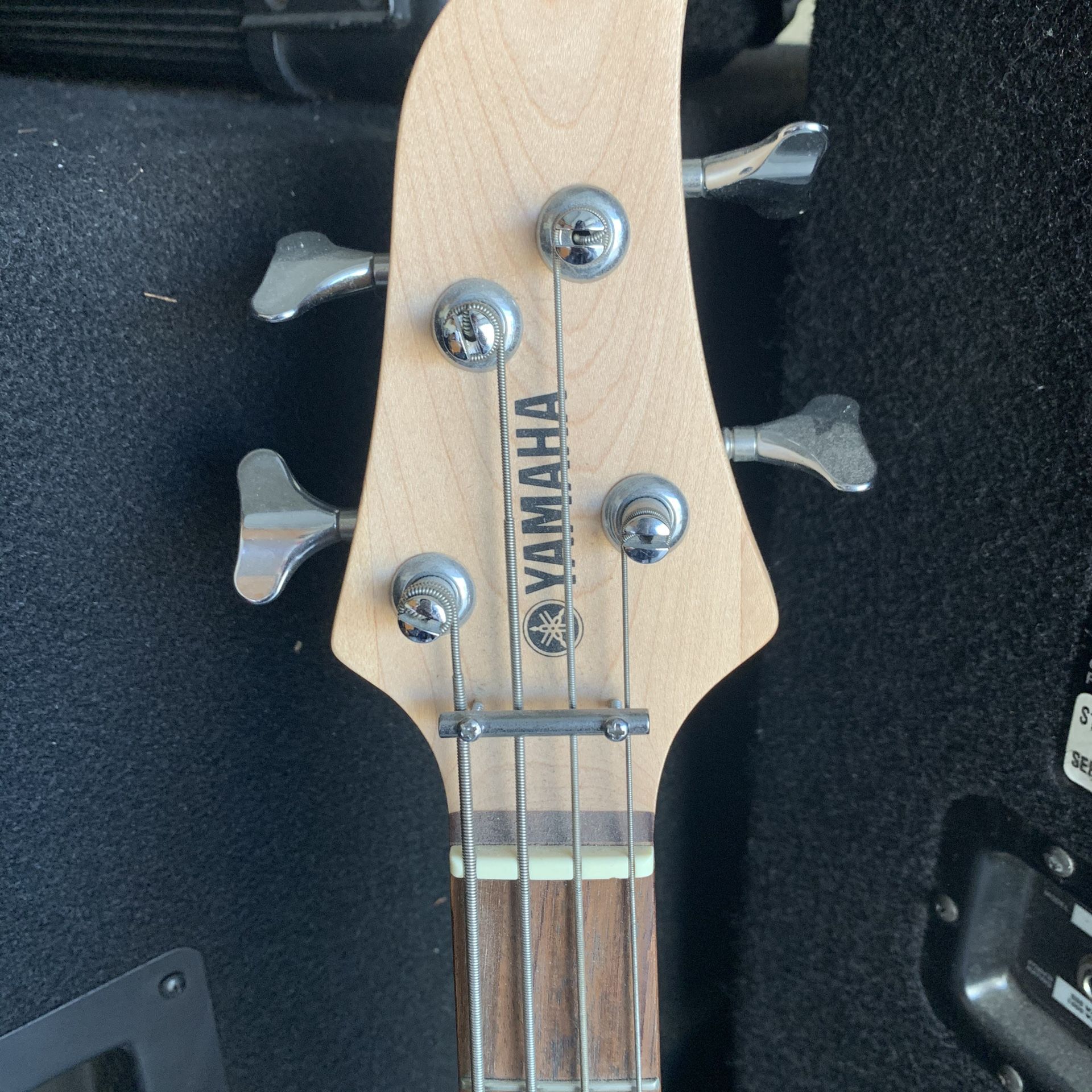 Yamaha 4 string electric bass guitar