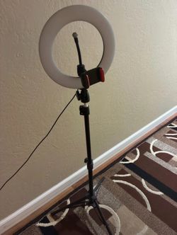 Matacru brand ring light (model LT-R10) tripod