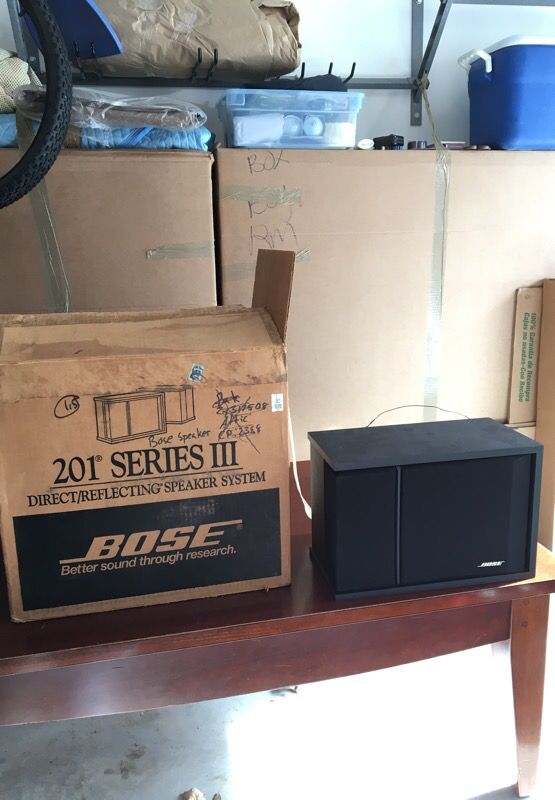 Bose pair of 201 series speakers