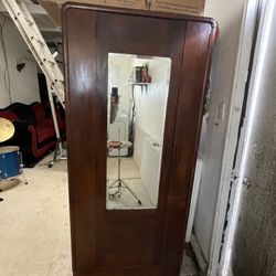 Gentleman’s Closet (Amwar)