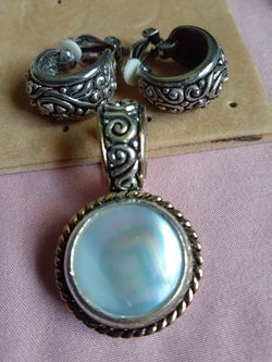 Vintage Avon clip on earring and pendant set