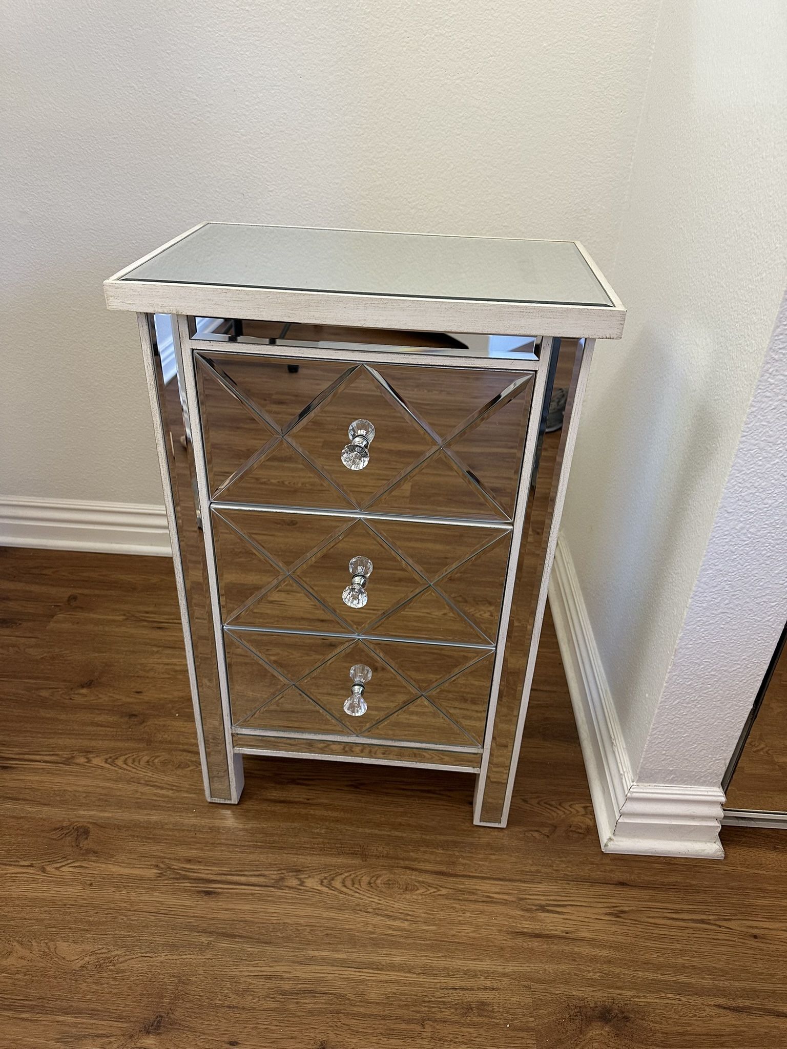 Mirrored 3 Drawer Chest, Antique White