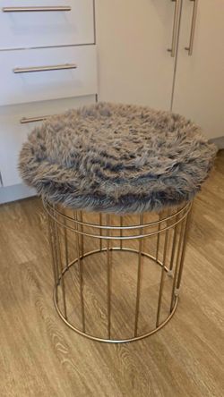 Vanity chair