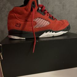 Jordan 5’s Raging Bulls Size 3