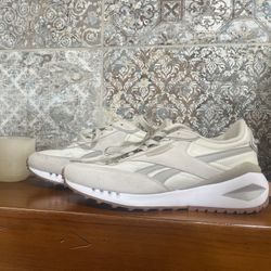 Reebok Forte Racer Shoes Sneakers Women’s 8 Arctic Wolf Silver Grey Gum NIB