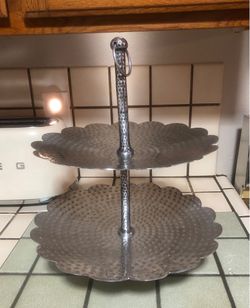 Hammered Metal Style 2 Tier tray stand
