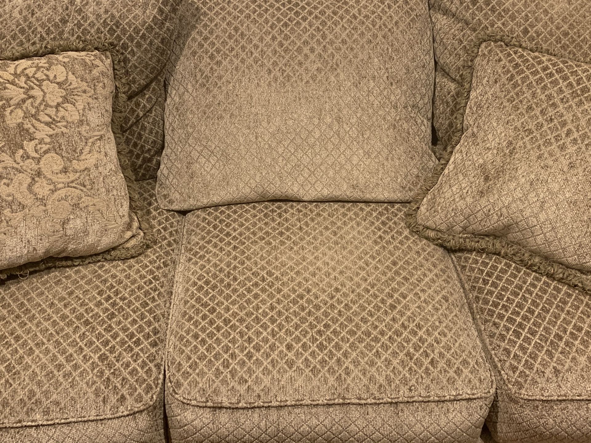 Very nice Ashley Couch in excellent condition! Home & Garden