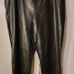 Pair of Old Navy  black faux leather pants size XXL