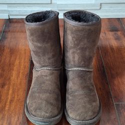 UGG Classic Short Boots Brown Suede Size 8 Women 5825