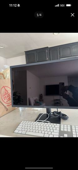 MONITOR with keyboard