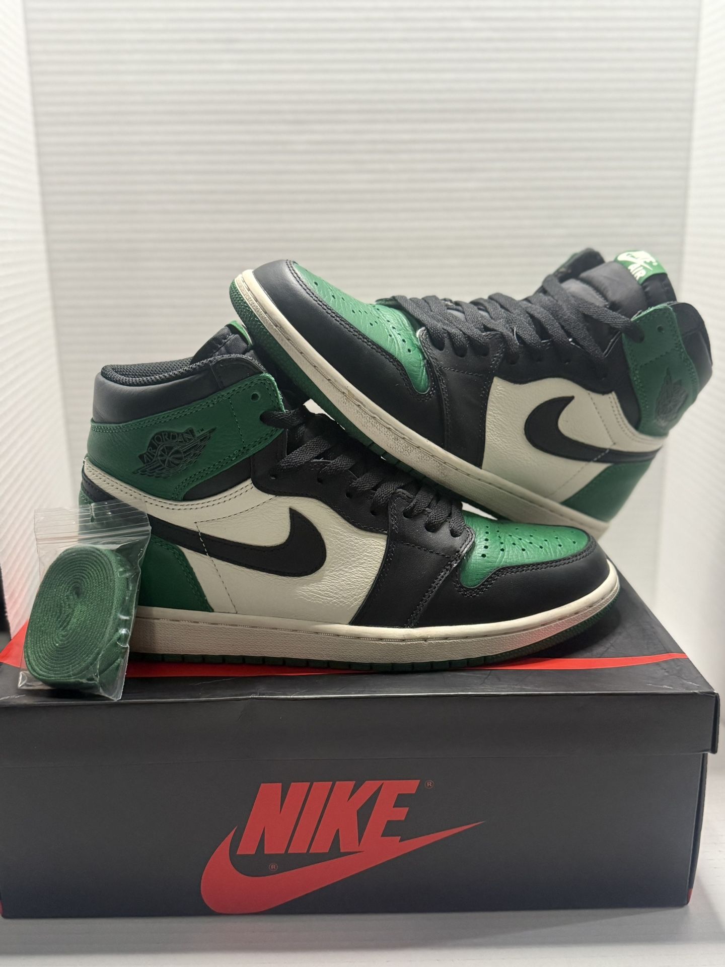 Jordan 1 Pine Green