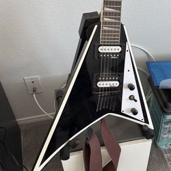Jackson Rhoads V js32t