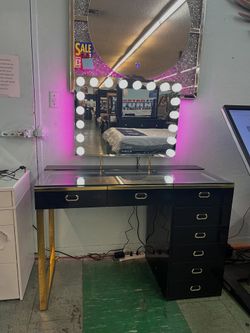 🔥Hot Deal🔥Brand New LED Light Vanity with Blue Tooth Speaker $799, Payment available, Delivery available