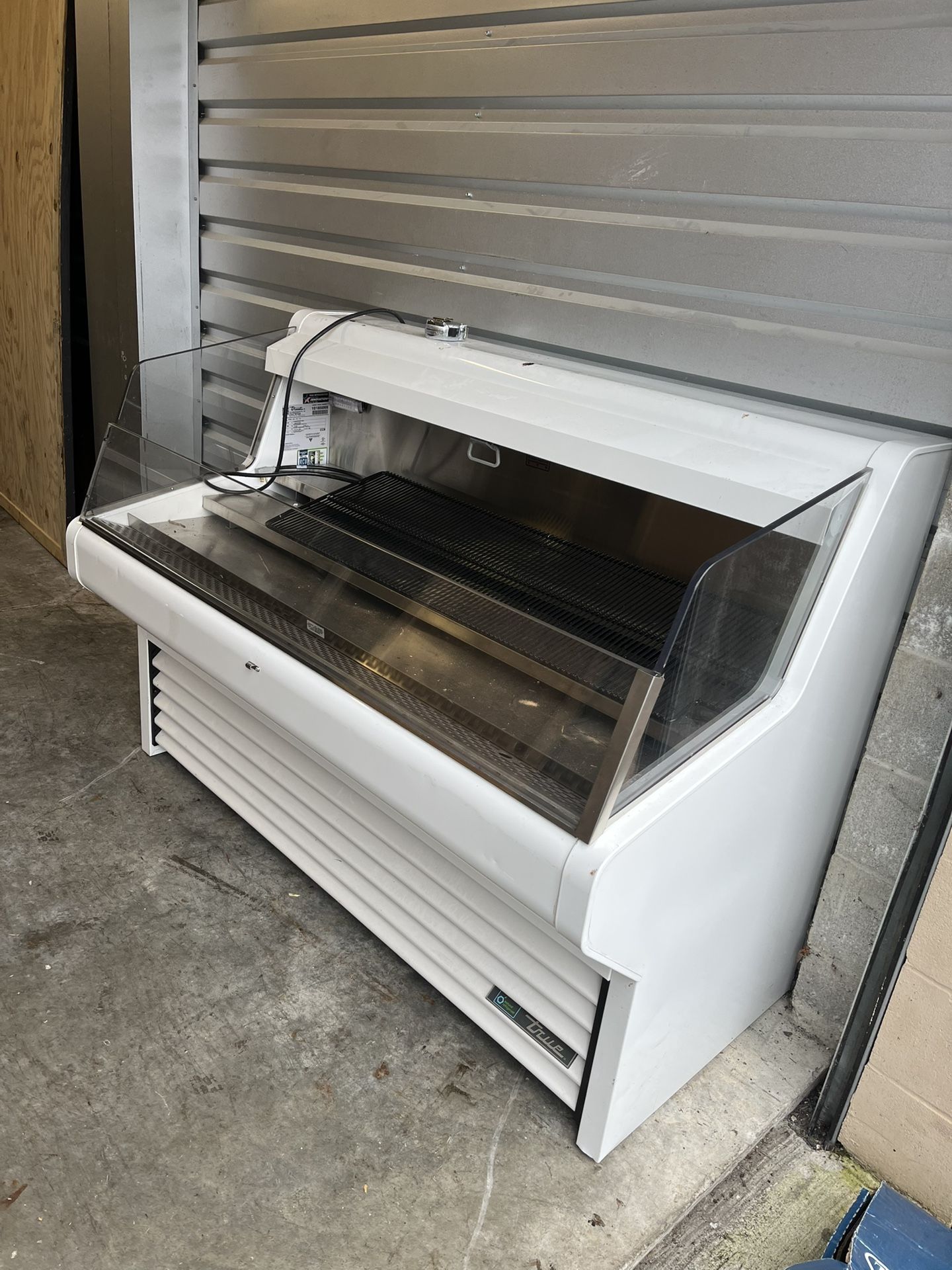 60” Cheese Or Beverage Retail Cooler - True Brand 