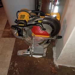 Dewalt 12 Inch  Compound Miter Saw