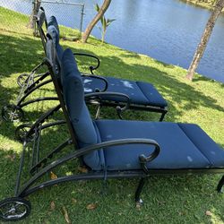 Pair Of Aluminum Patio Chaise Loungers. High Quality,  Pool Loungers With Cushions 