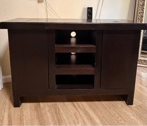 Entertainment center / coffee table