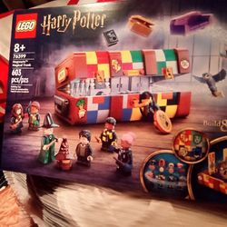 Hogwarts Magical Trunk Lego