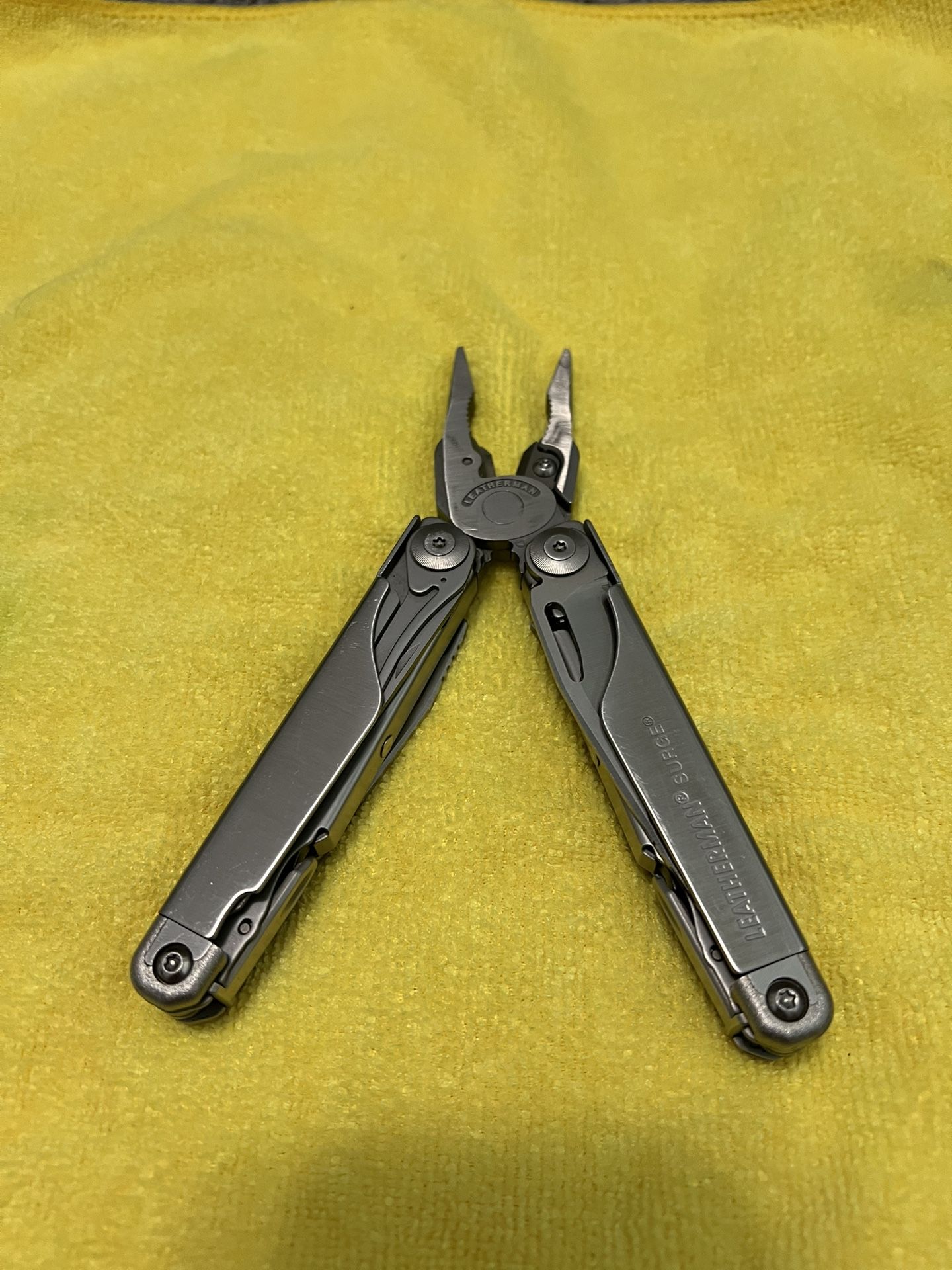 Leatherman Surge Multi-Tool