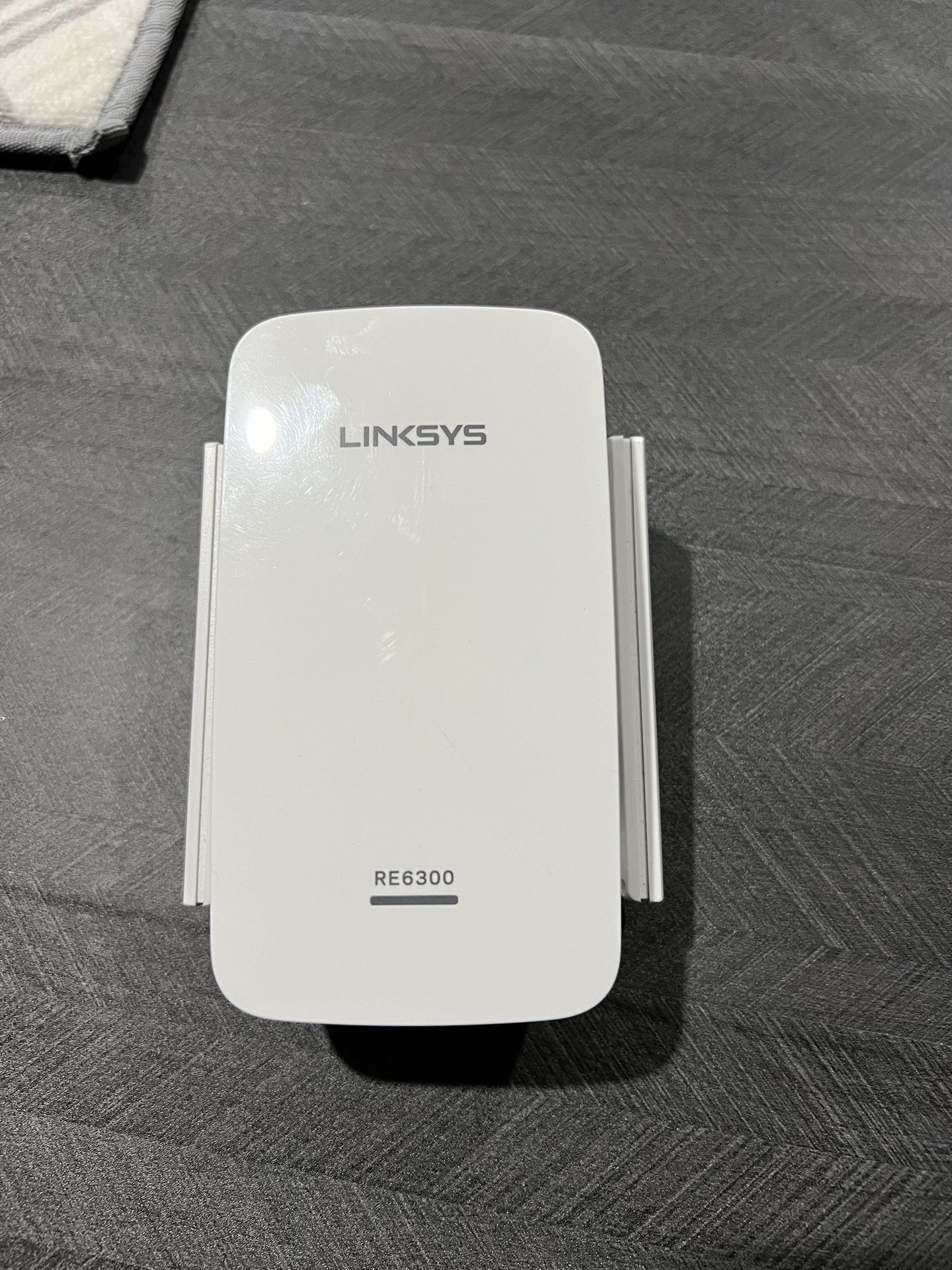 Linksys RE6300 WiFi Range Extender