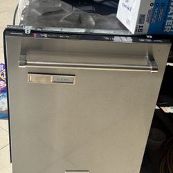 Stainless Steel KitchenAid Dishwasher 