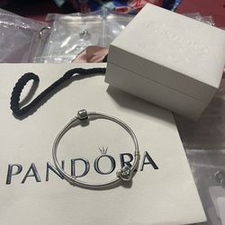 Pandora Bracelet With Family Charm 