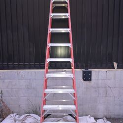 Werner 12'ft Fiber Glass Latter