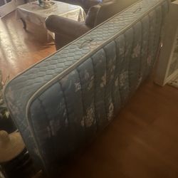 Free Mattress & BoxSpring 
