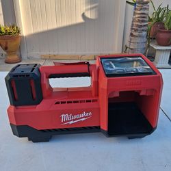 Milwaukee M18 Cordless portable inflator tool only