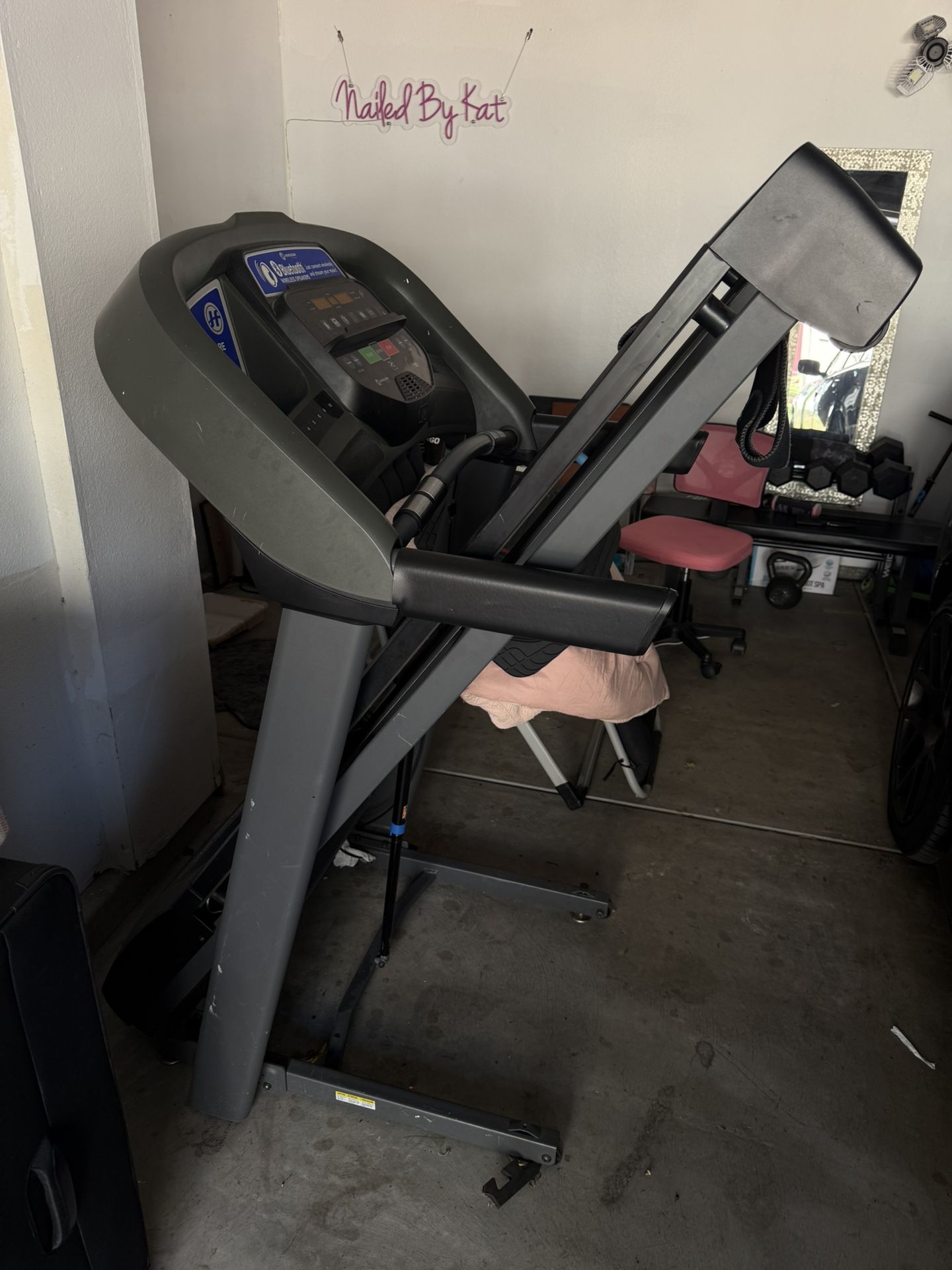 HORIZON ULTRA QUIET TREADMILL