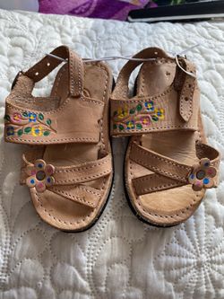 Baby girls huaraches size 4
