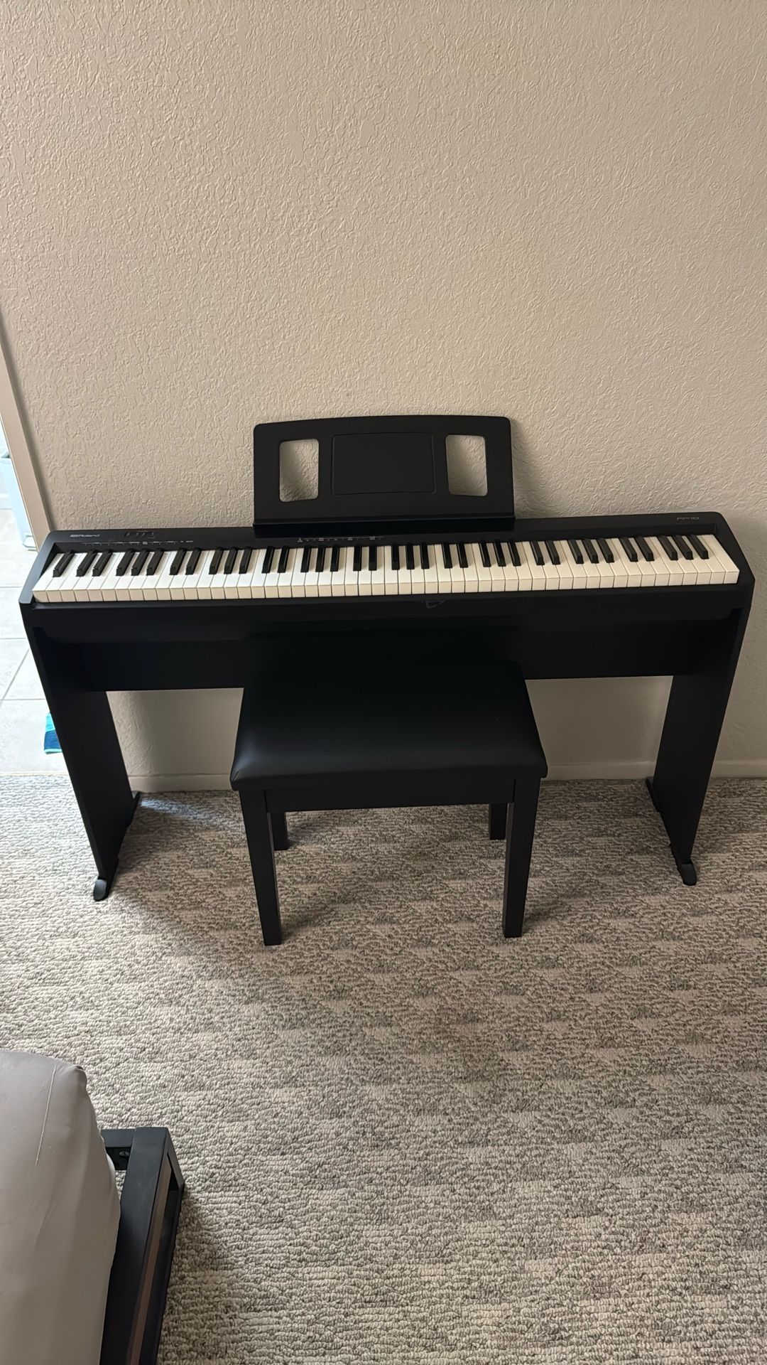 Roland FP10 Keyboard Piano 